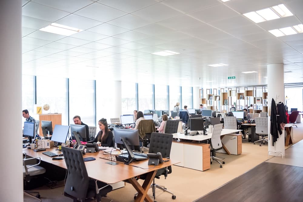 IT support team assisting a client